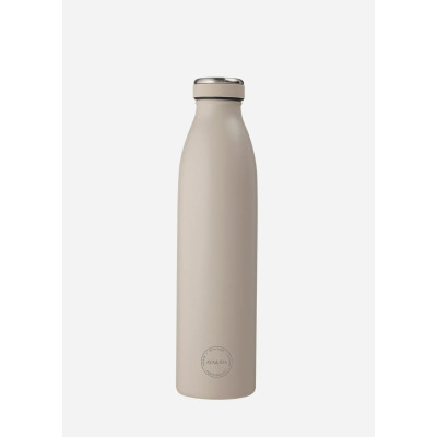Aya & Ida drikkeflaske i farven beige. 750 ml.