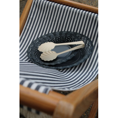 Oval brødkurv i metal fra Roger Orfevre. Flere farver.