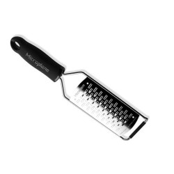 Microplane mellem rivejern i Gourmet serien.