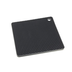 Grydelapper og bordskåner i et.