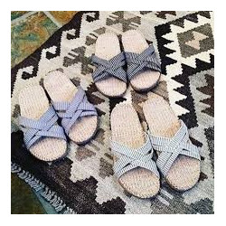 Shangies sandaler. Natur.