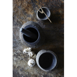 Stor morter i granit fra Muubs i model Valley