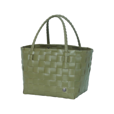 Håndflettet kurv i genbrugs plastik.