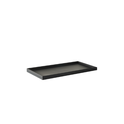 Lille bakke i sort gummi fra SEJ til f.eks. salt og peberkværn.