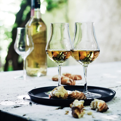 Rom glas eller portvinsglas fra Luigi Bormioli på tilbud.