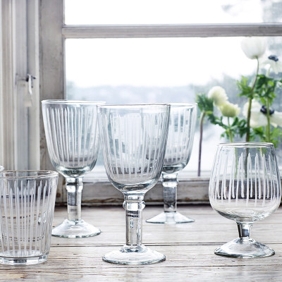 Vin og ølglas med slibninger.