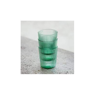 Paveau farvede vandglas med riller i farven Bondi grøn.