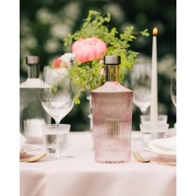 Paveau vandglas med riller i farven Pink.