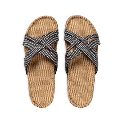 Shangies sandaler i sort og hvid.