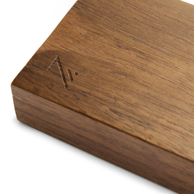 Knivholder i træ til væggen.