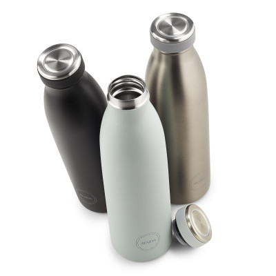 Aya og Ida tæt drikkedunk.