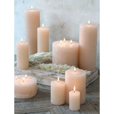 Bloklys i farven nude.