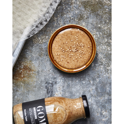 Nicolas Vahé Goma dressing.