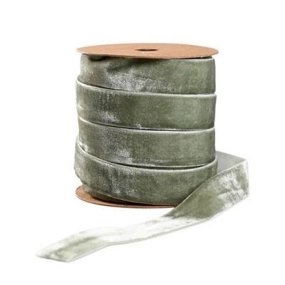 Gavebånd i grøn velour.