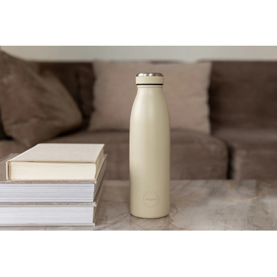 Aya og Ida tæt vandflaske