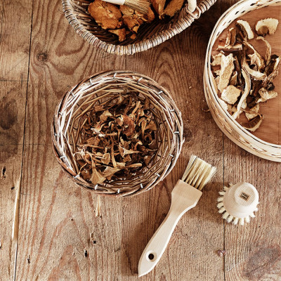 Bagepensel i træ med bløde natur hår.