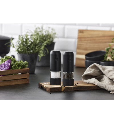 Elektrisk saltkværn og peberkværn på TILBUD.