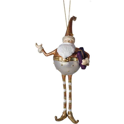 Håndlavet julepynt. Julemand med lange ben og gave.